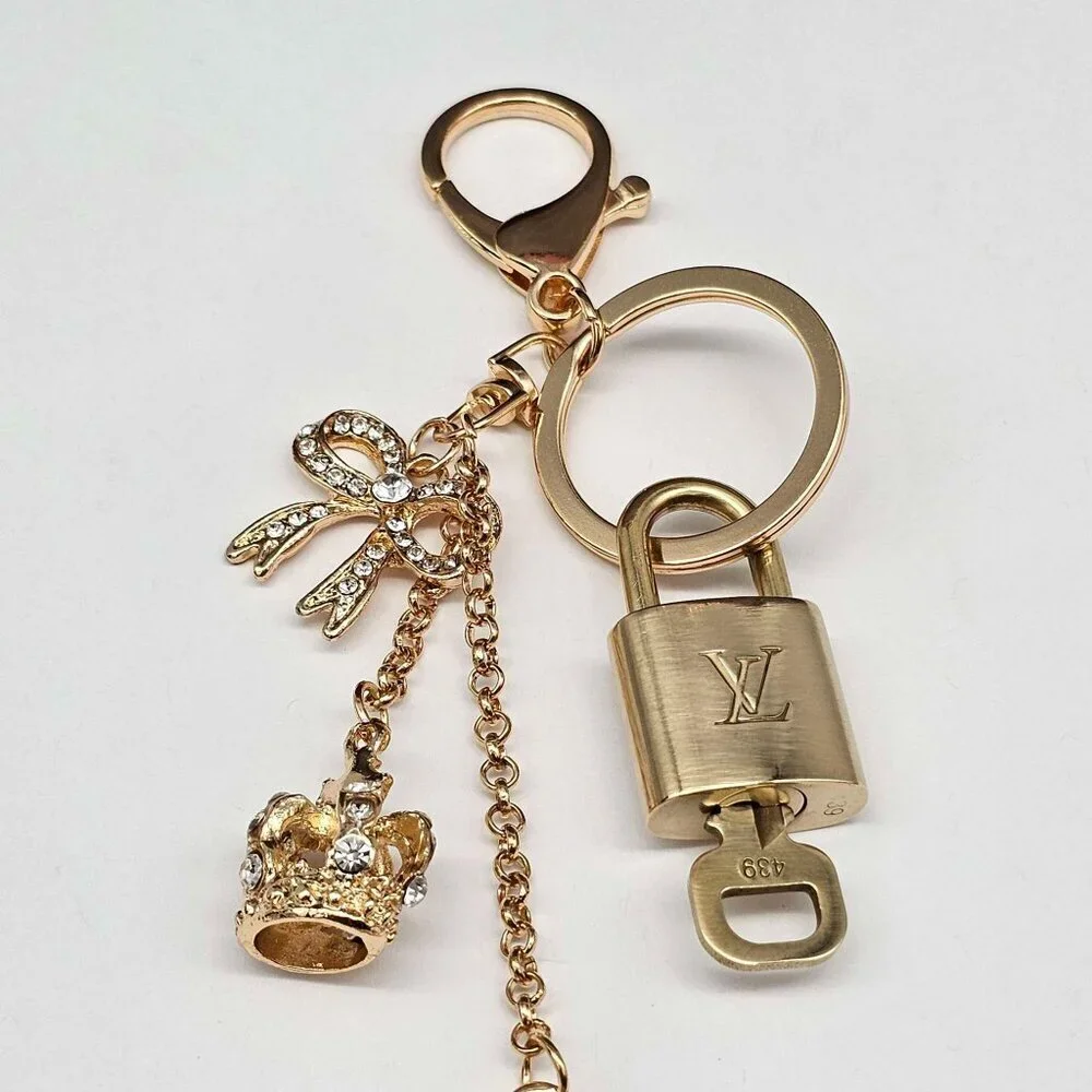 Louis Vuitton Gold Padlock 🔒 Key Set Authentic LV w/ Unbranded Flower Keychain